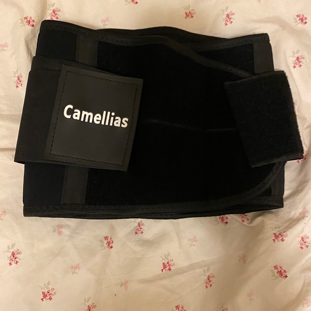 Women’s waist trainer new never worn